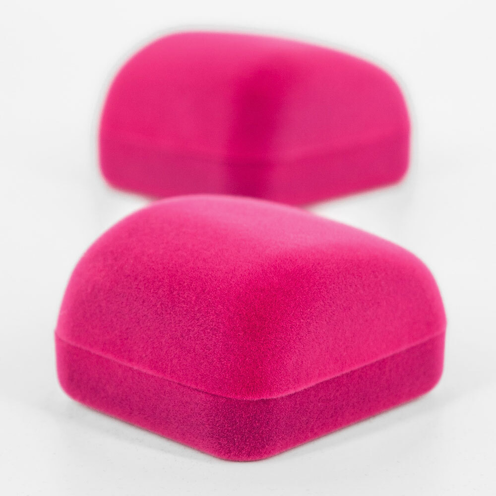 Размеры 54х57х34 мм Футляр