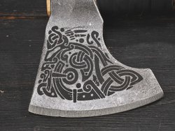 Топор "Варяг", резная рукоять комель берёзы (обжиг)