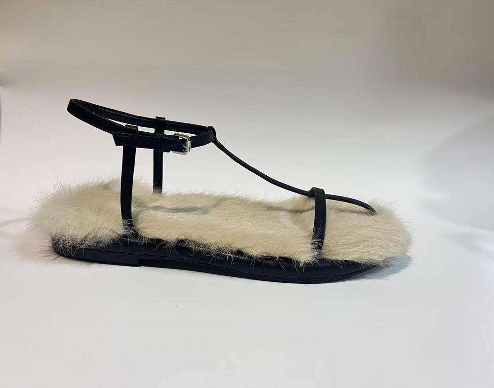 Cандалии с мехом BLUR