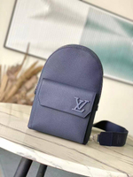 Сумка-слинг Louis Vuitton
