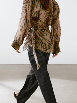 Massimo Dutti Рубашка из струящейся ткани с пуговицей со стразами, шоколадный