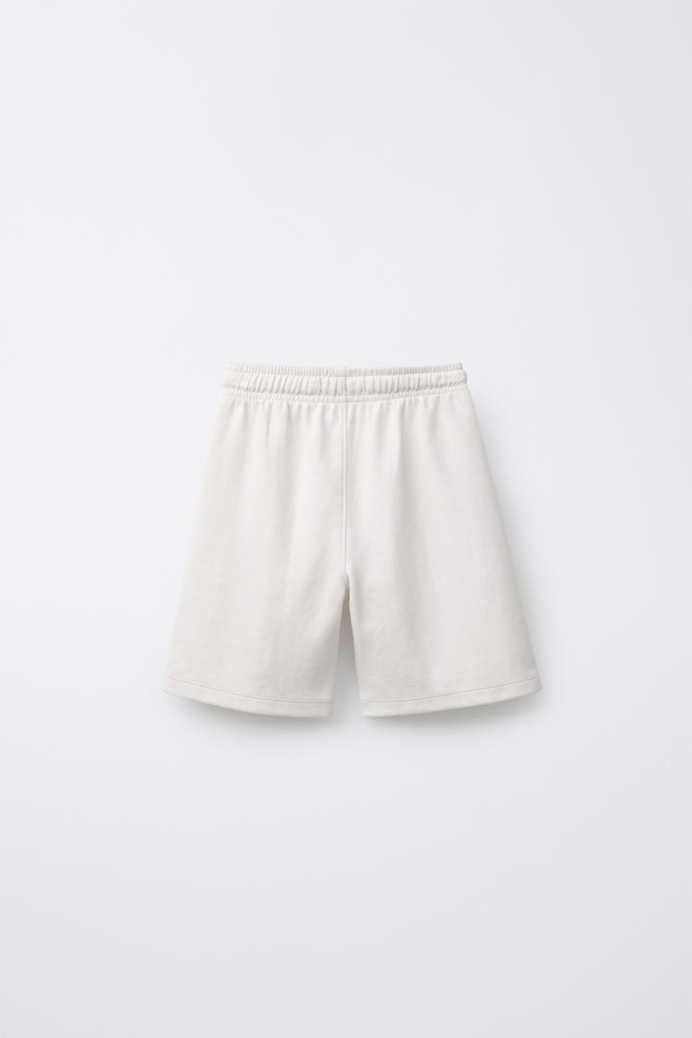 ZARA КОМПЛЕКТ ИЗ ТОЛСТОВКИ И ШОРТОВ INTERLOCK, ЭКРЮ