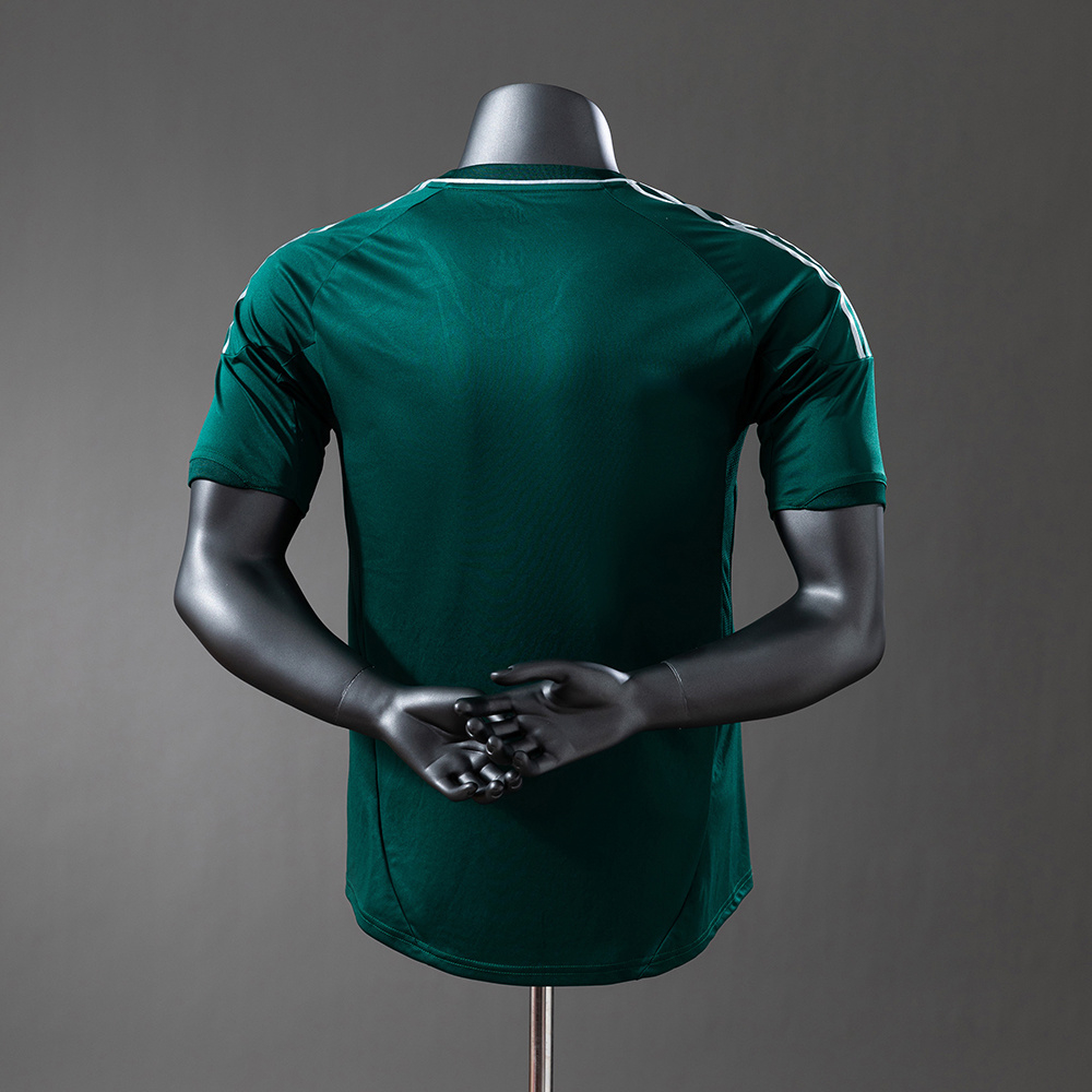 Заказать в Москве альтернативную ретро-форму «Реал Мадрид» 12/13