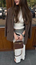 CONNIE шоколадная - пятно на замше сбоку сумки и на дне 45