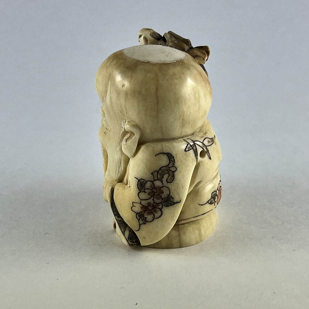 Статуэтка нэцкэ Шоусин с волшебной стростью и персиком