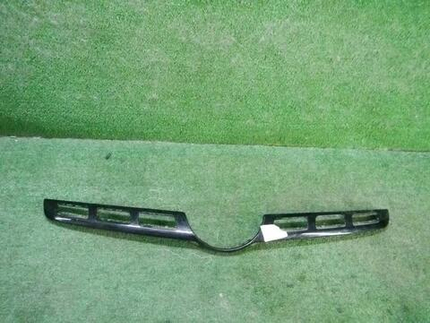 Накладка решетки радиатора Mercedes GLA x156 (2017-2020)