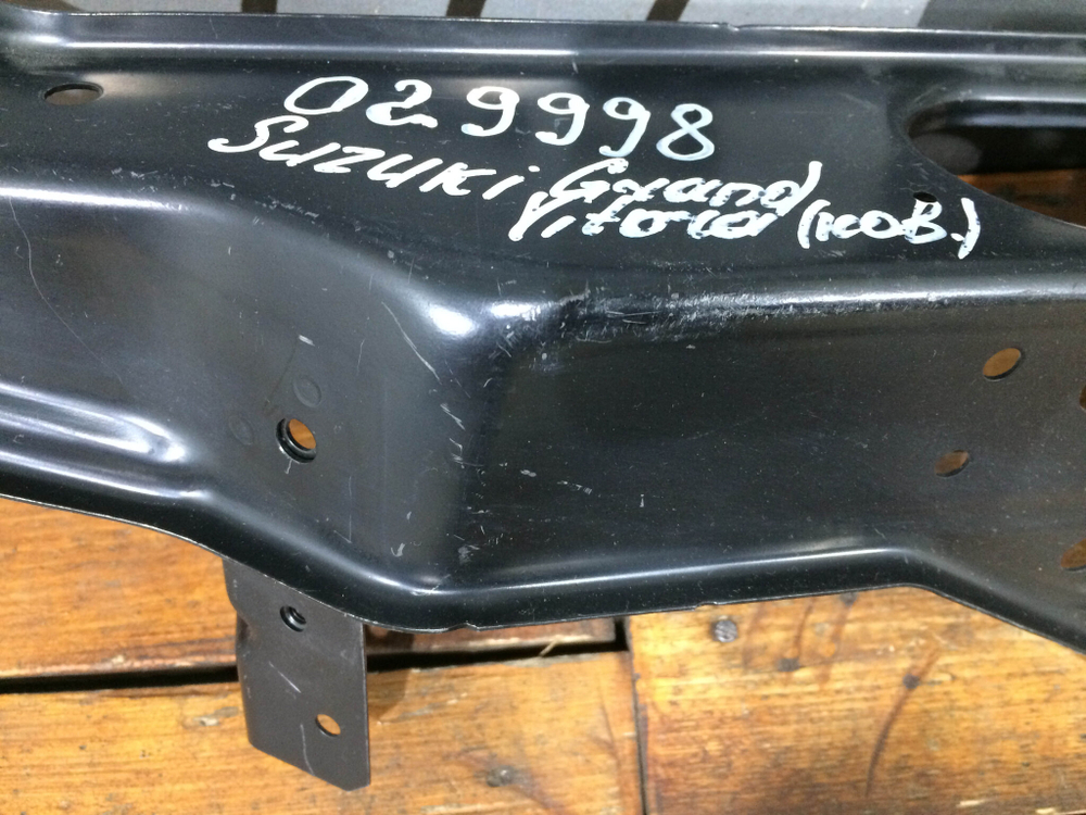Элемент передней панели Suzuki Grand Vitara 2 (JT) 05-15 Новое Оригинал 5811077K01