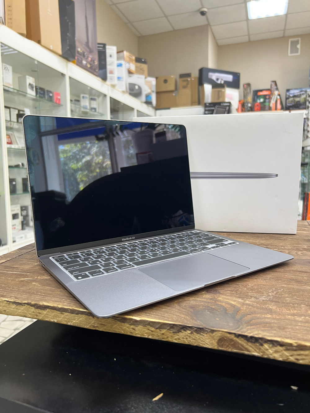 Б/У MacBook Air 13 2020 m1/8/256Gb