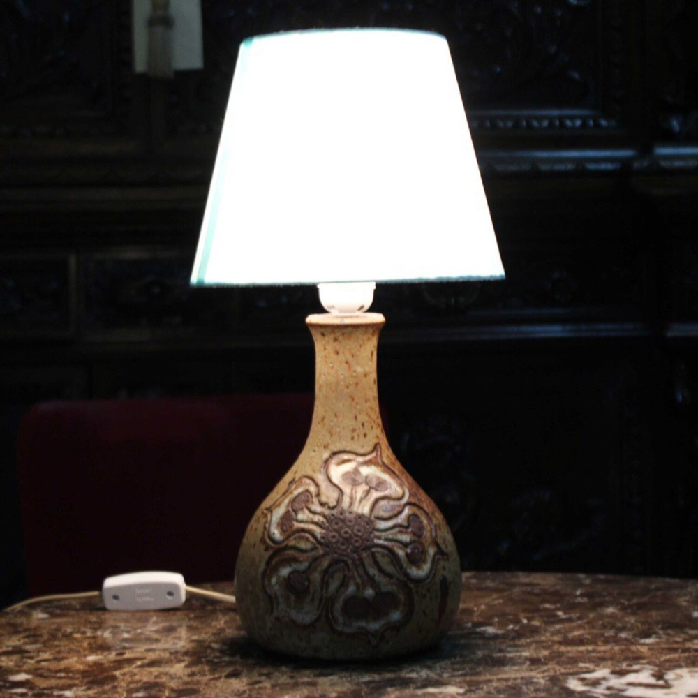 Винтажная настольная лампа