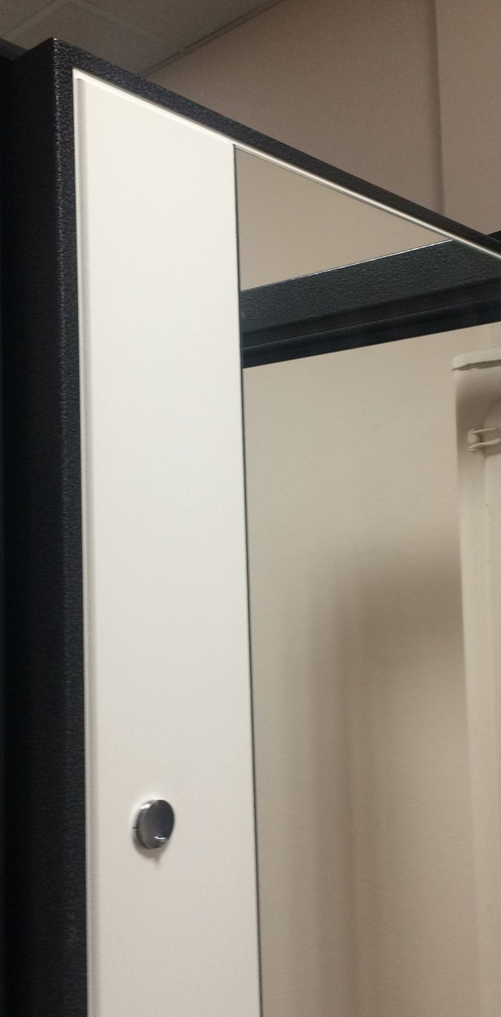 Входная дверь с зеркалом Лекс Сенатор 3К с шумоизоляцией 3 Софт графит / №61 Белый ясень с зеркалом