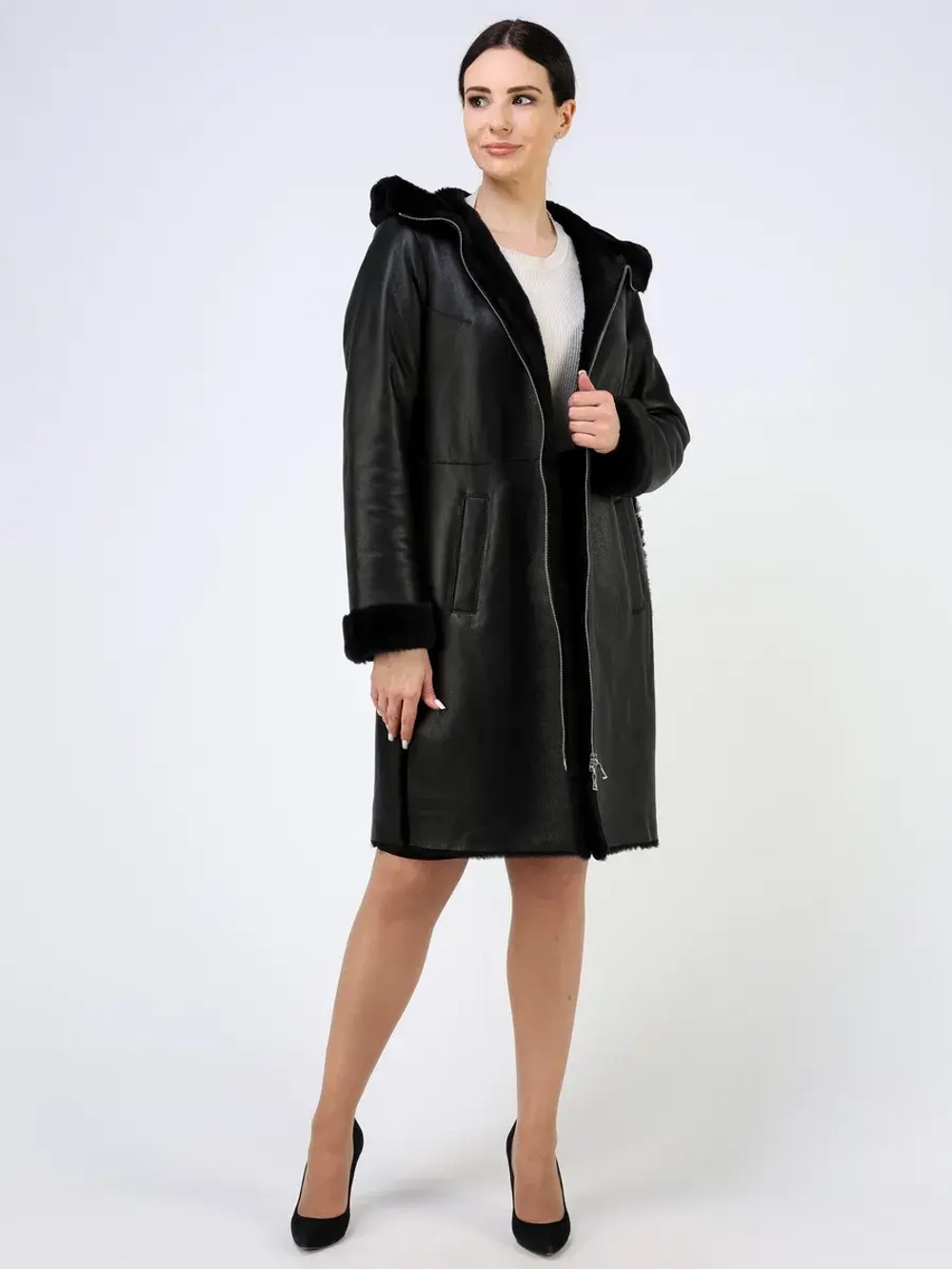 Дубленка зимняя натуральная с капюшоном