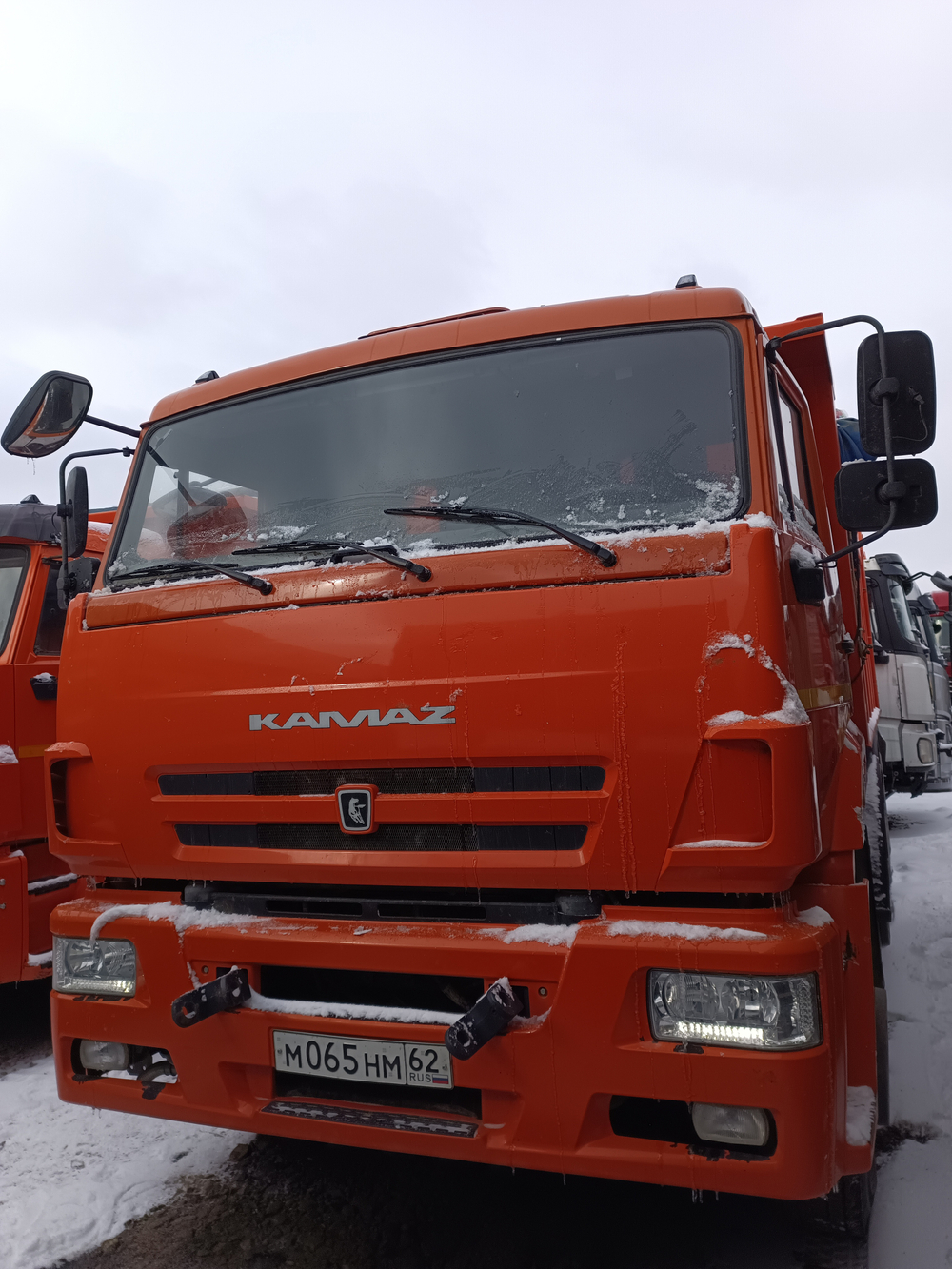 КамАЗ 65201 8x4 Самосвал 65201-6012-49 (Дизельный, 8,9 л, 390 л.с., МТ)