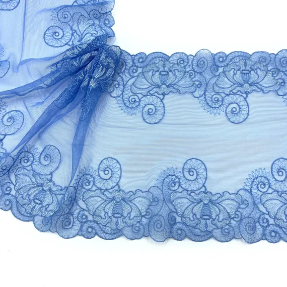 Вышивка на сетке эластичная голубая 23 см