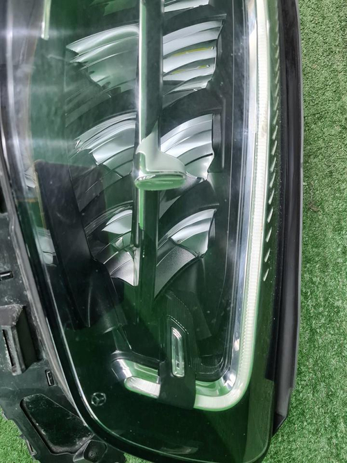 Битая Фара правая Mercedes E W213 (2020-2023) LED