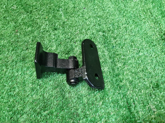 Петля двери передняя правая BMW 7er G11 (15-22)