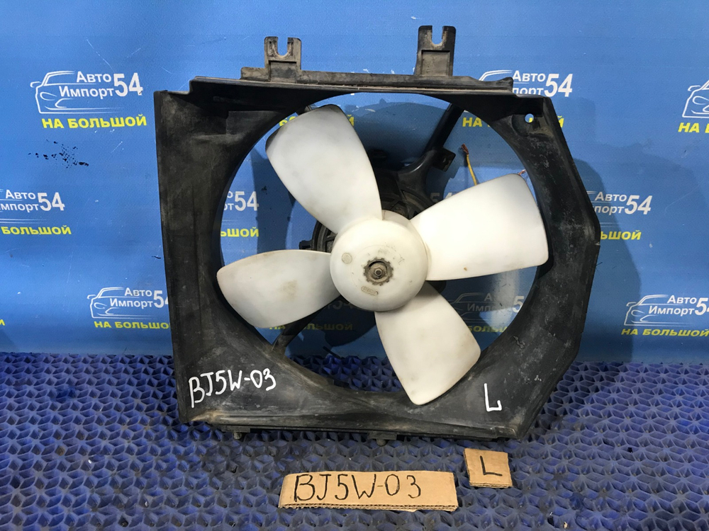 Диффузор радиатора двигателя MAZDA FAMILIA 2001