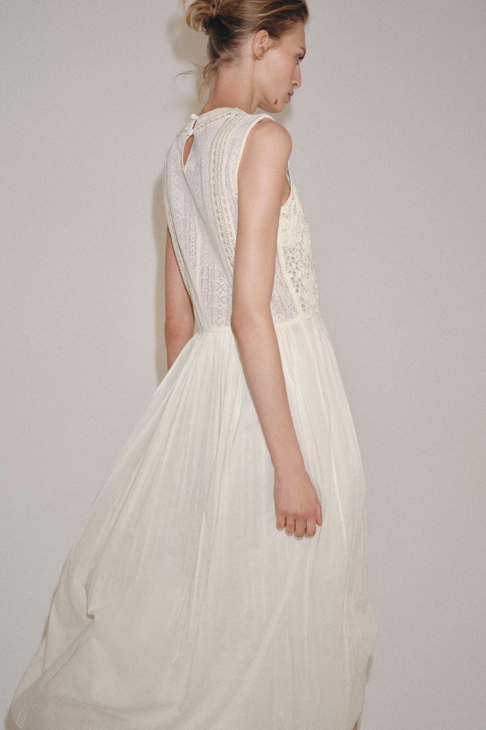 ZARA ПЛАТЬЕ МИДИ С ВЫШИВКОЙ — ZW COLLECTION, ЭКРЮ