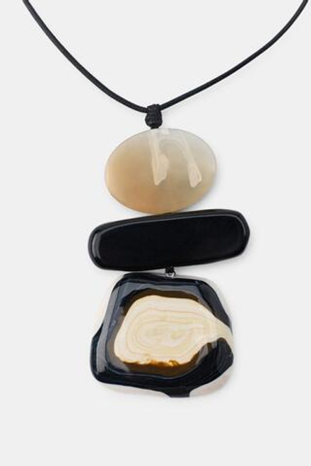 ZARA КОЛЬЕ ИЗ ШНУРА С КОЖЕЙ И СМОЛОЙ, КОРИЧНЕВЫЙ