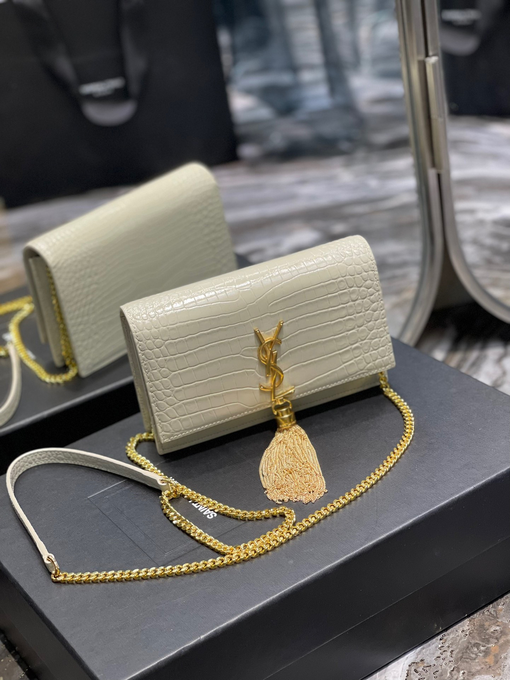 Saint Laurent Kate Chain Wallet 19 cm