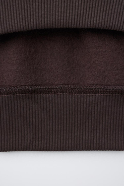 ZARA ТОЛСТОВКА С ВИШНЯМИ С РЕЛЬЕФНЫМ ПРИНТОМ CAPIBARA CAPYFUN ©, КОРИЧНЕВЫЙ