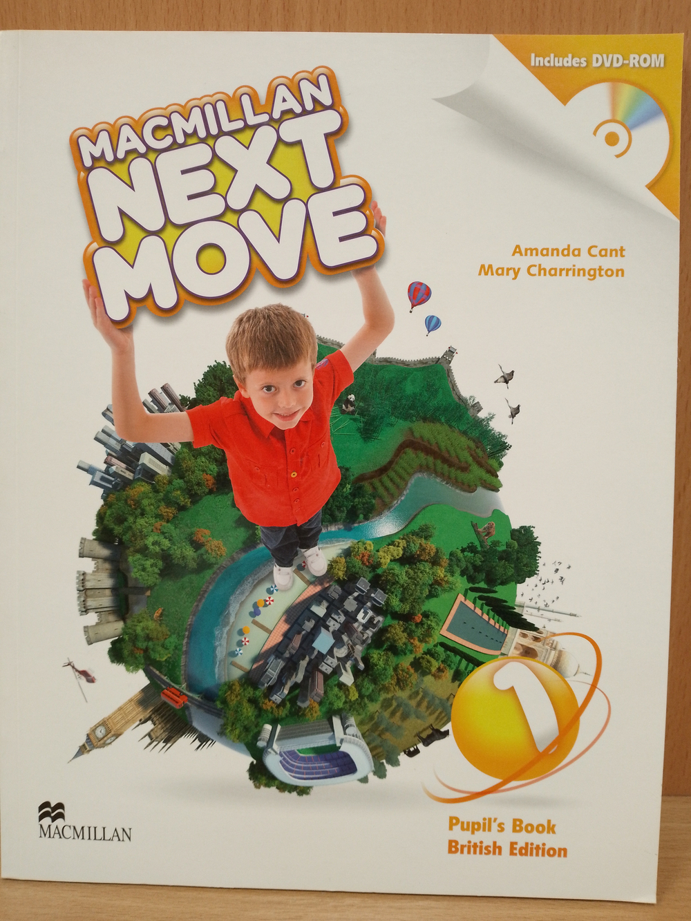 Next Move British English Level 1 Student's Book Pack (+DVD)