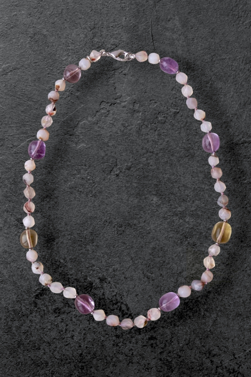 Бусы из гранёного серого агата и крупного кварца