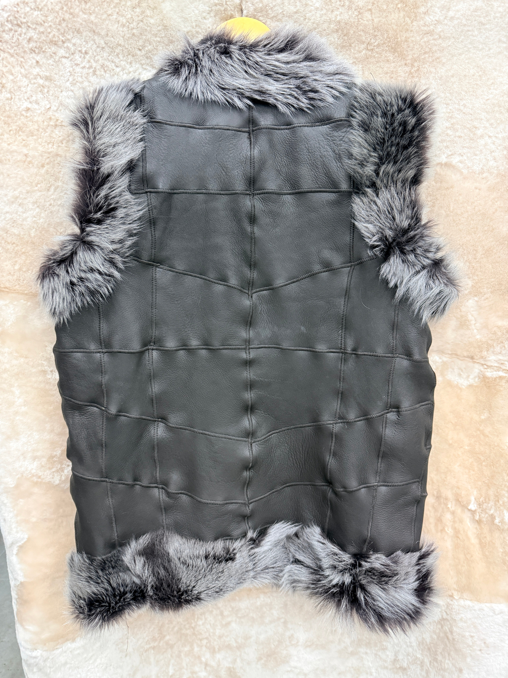 Жилет из натуральной овчины. 42-44 Размер