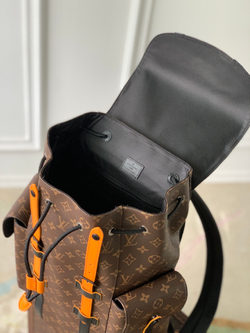 Louis Vuitton Christopher MM