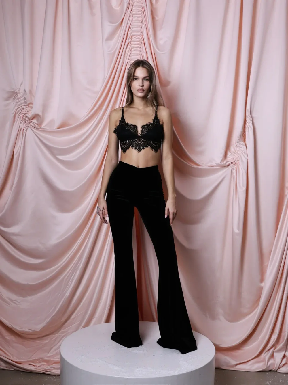 Брюки бархатные клеш, Черный