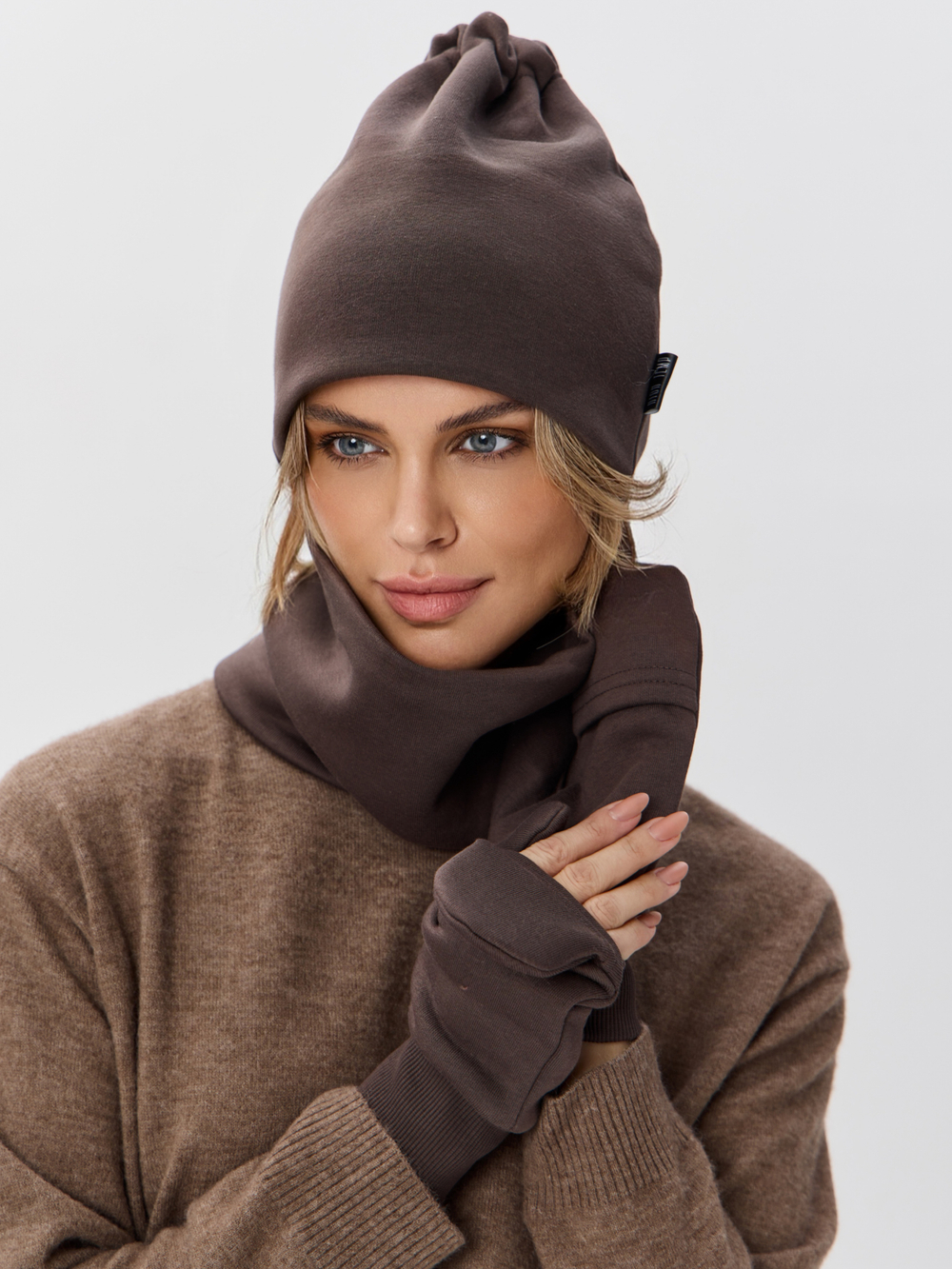 Комплект с начесом: снуд, варежки, шапка