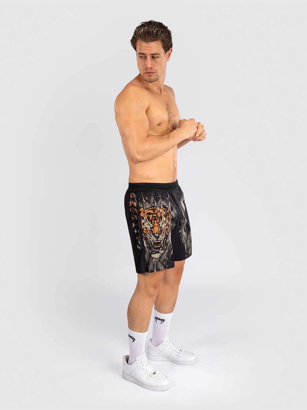 Шорты спортивные Venum Tiger Black/Neo Orange
