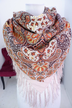 Платок шерстяной с набивным рисунком и бахромой, новый