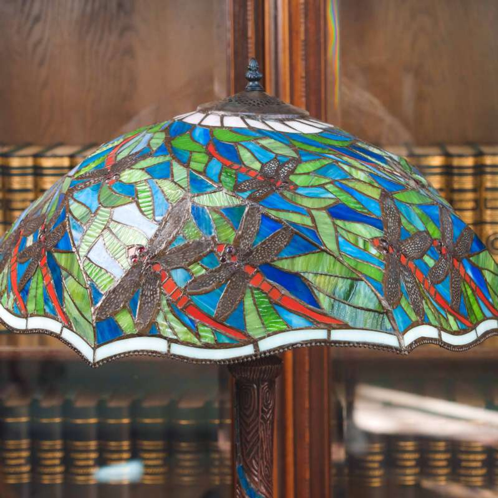 Настольная лампа в стиле Тиффани