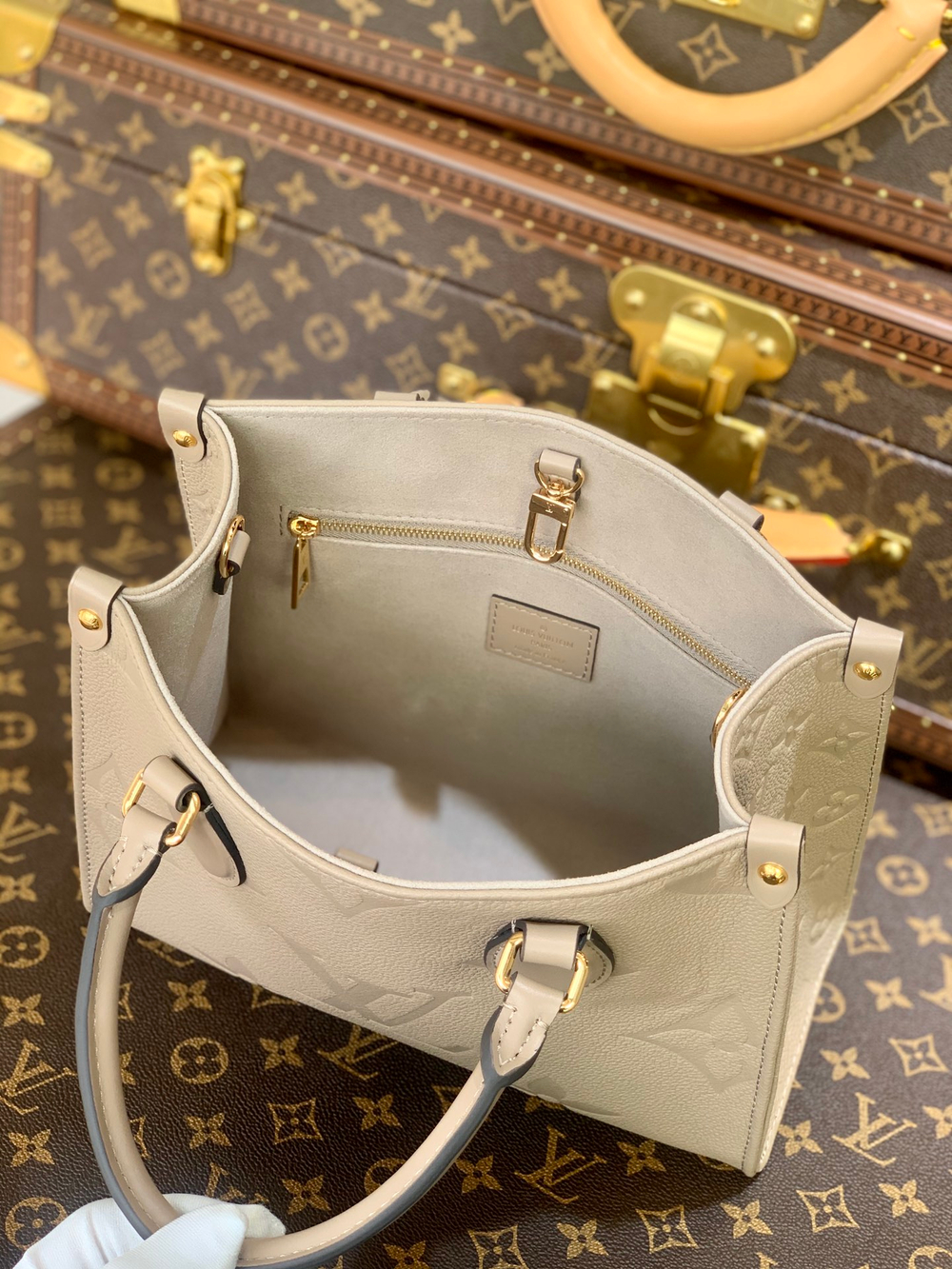 Louis Vuitton OnTheGo PM