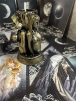 Фигурная свеча в виде Триединой Богини