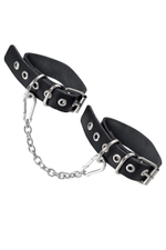Черные оковы из одного ремешка с люверсами