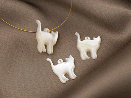 Подвеска "Котик" 18мм, из перламутра (1штука)