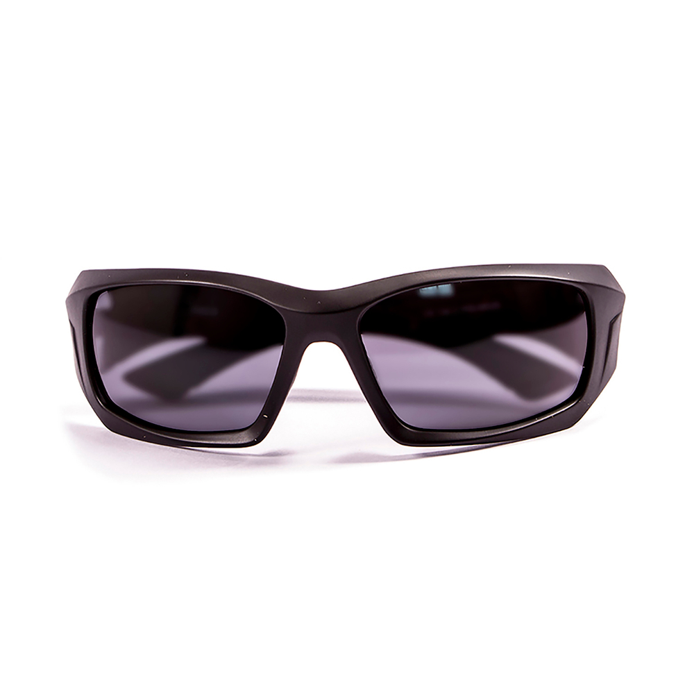 очки для парусного спорта Antigua Черные Матовые Темно-серые линзы. Вид спереди