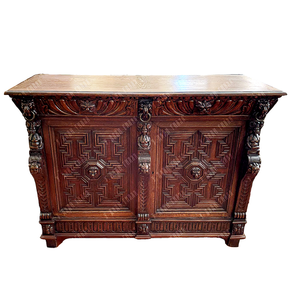 Антикварный дрессуар в стиле ренессанс. Западная Европа, XIX век. Массив дуба. Ручная резьба