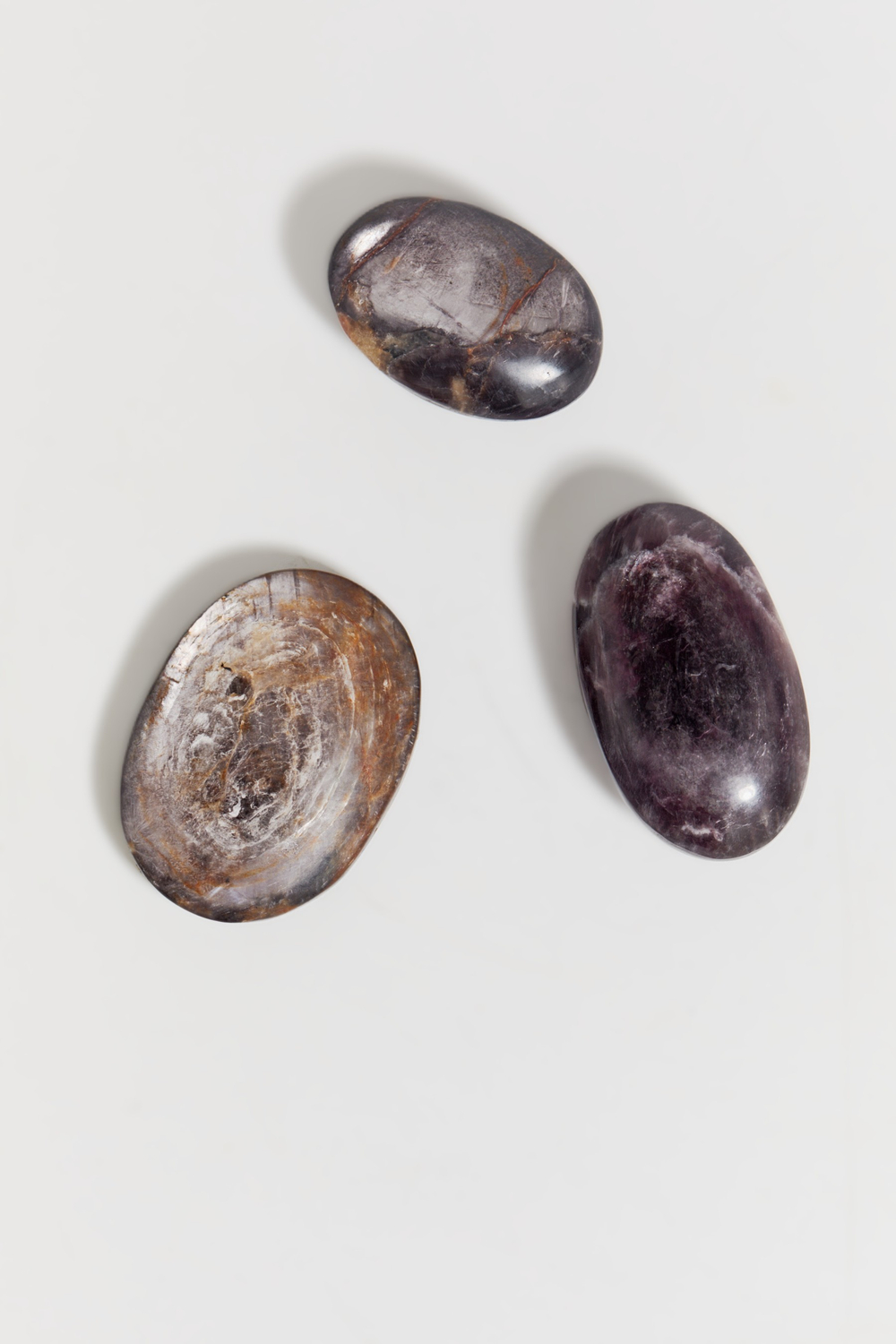 Лепидолит с бархатным сиянием