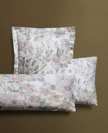 ZARA HOME НАВОЛОЧКА ИЗ САТИНА С ЦВЕТОЧНЫМ ПРИНТОМ, ЭКРЮ
