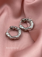Серьги кольца серебристые мятые