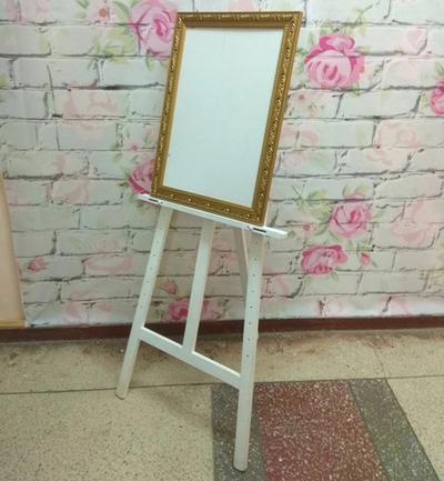 Мольберт с рамой в аренду