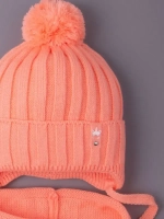 Шапка для девочки со снудом на осень