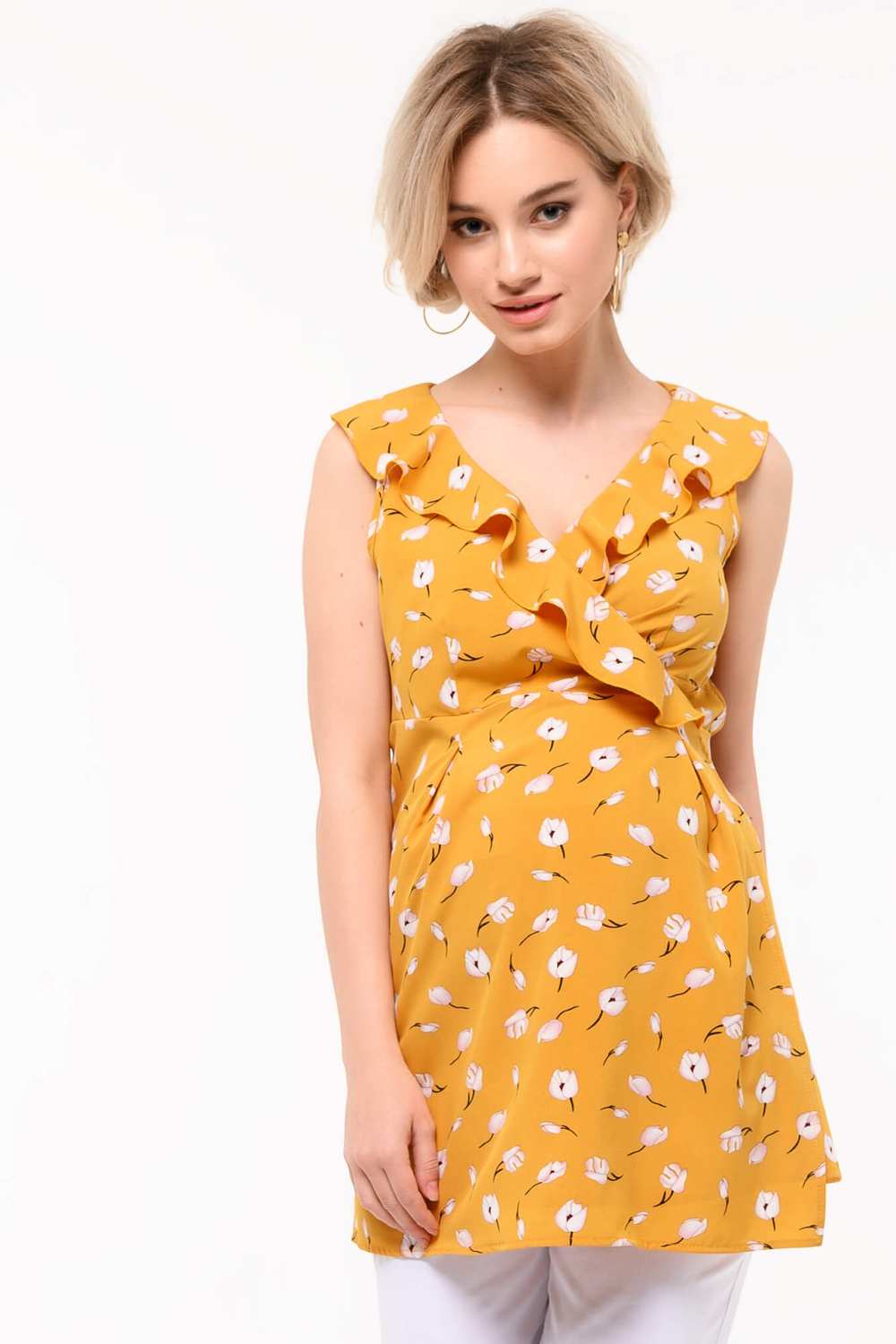 Блуза на запах для беременных и кормящих из вискозы (50%) с рюшами желтая с цветочным рисунком, размеры 52,54