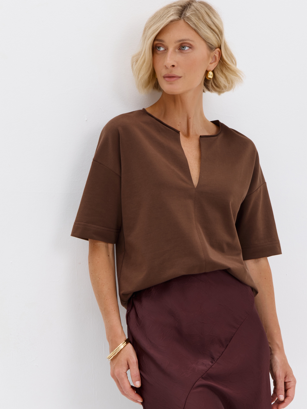 Плотная футболка из футера 2-нитки с V-вырезом HIGH TEMP