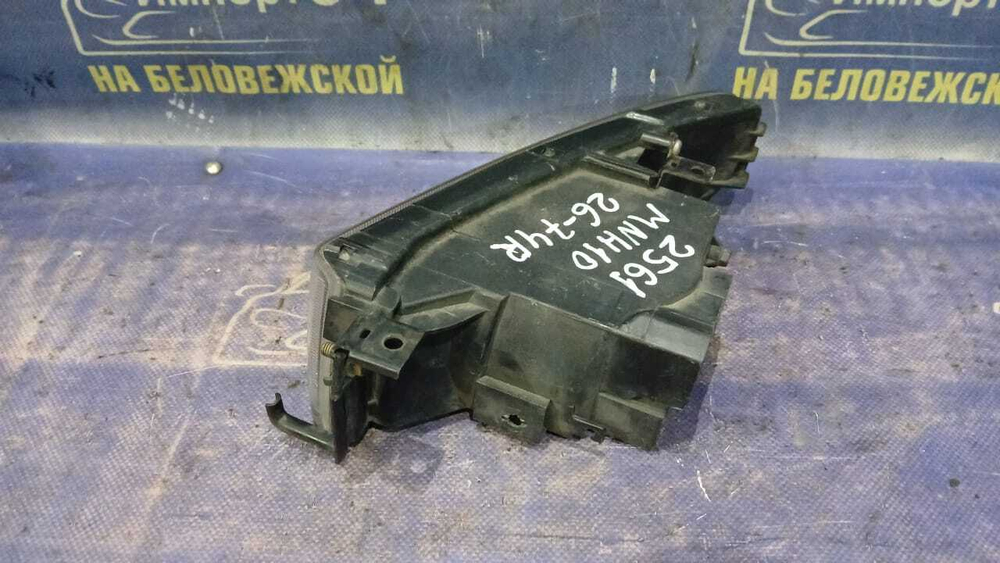 Туманка правая TOYOTA ALPHARD 2004