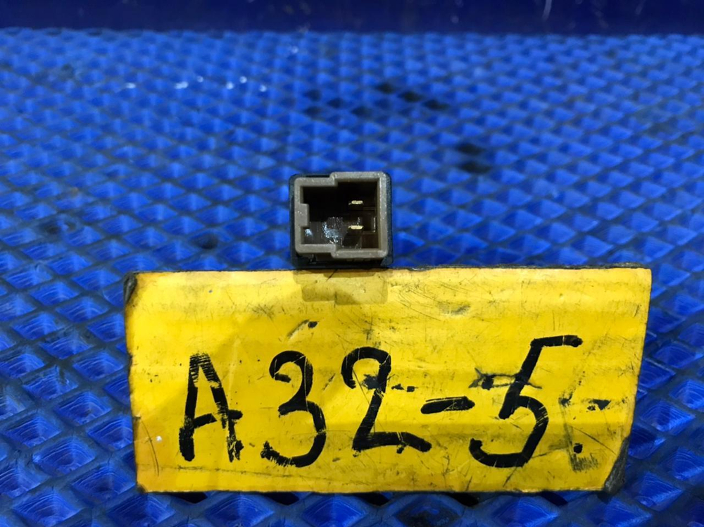 Датчик педали тормоза NISSAN CEFIRO 1997