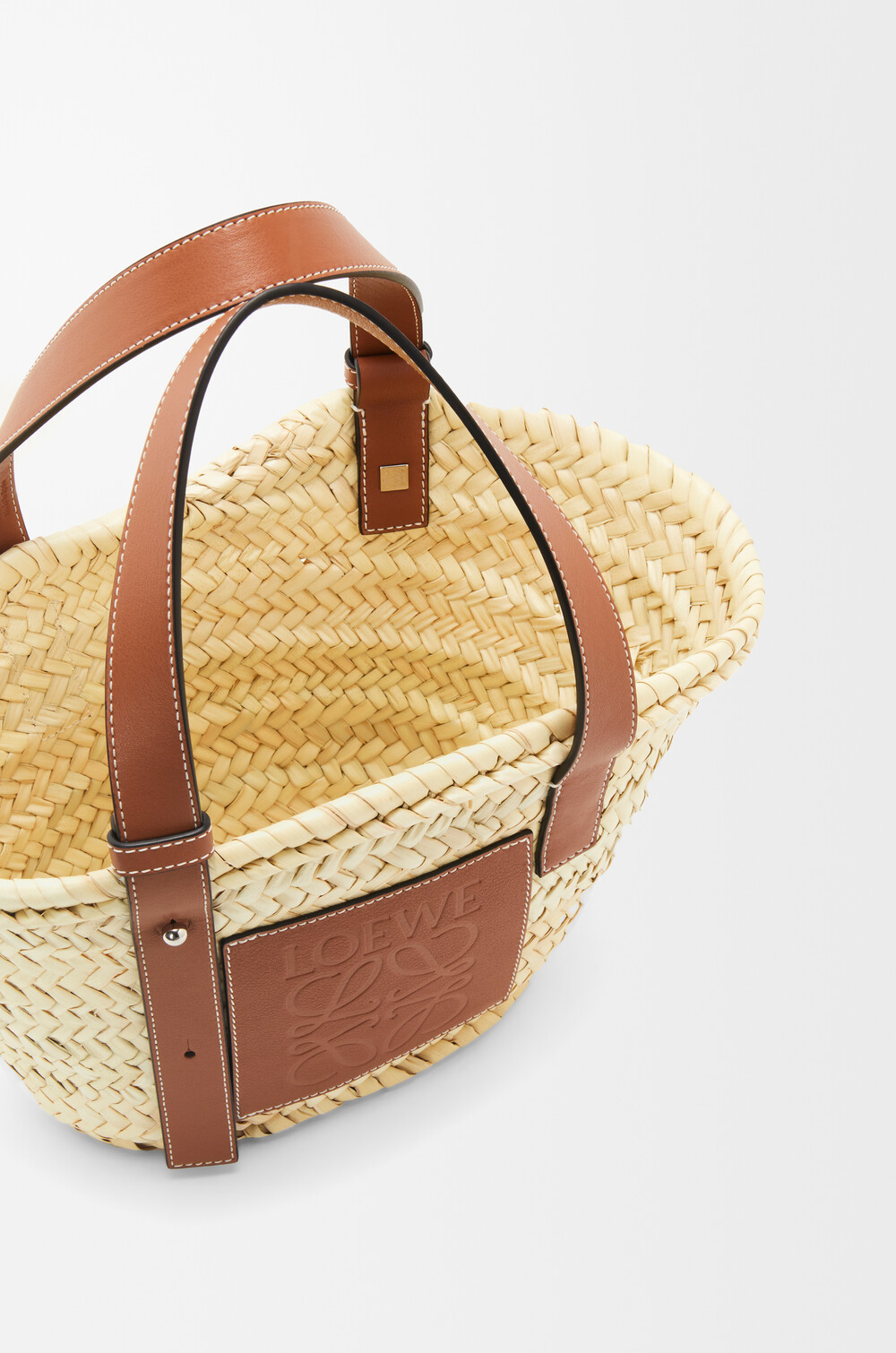 Loewe Небольшая классическая корзина из пальмовых листьев и телячьей кожи, натуральный/коричневый