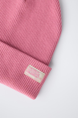 ZARA ТРИКОТАЖНАЯ ШАПКА В РУБЧИК С ЭТИКЕТКОЙ, ЦВЕТ РОЗОВОГО ДЕРЕВА